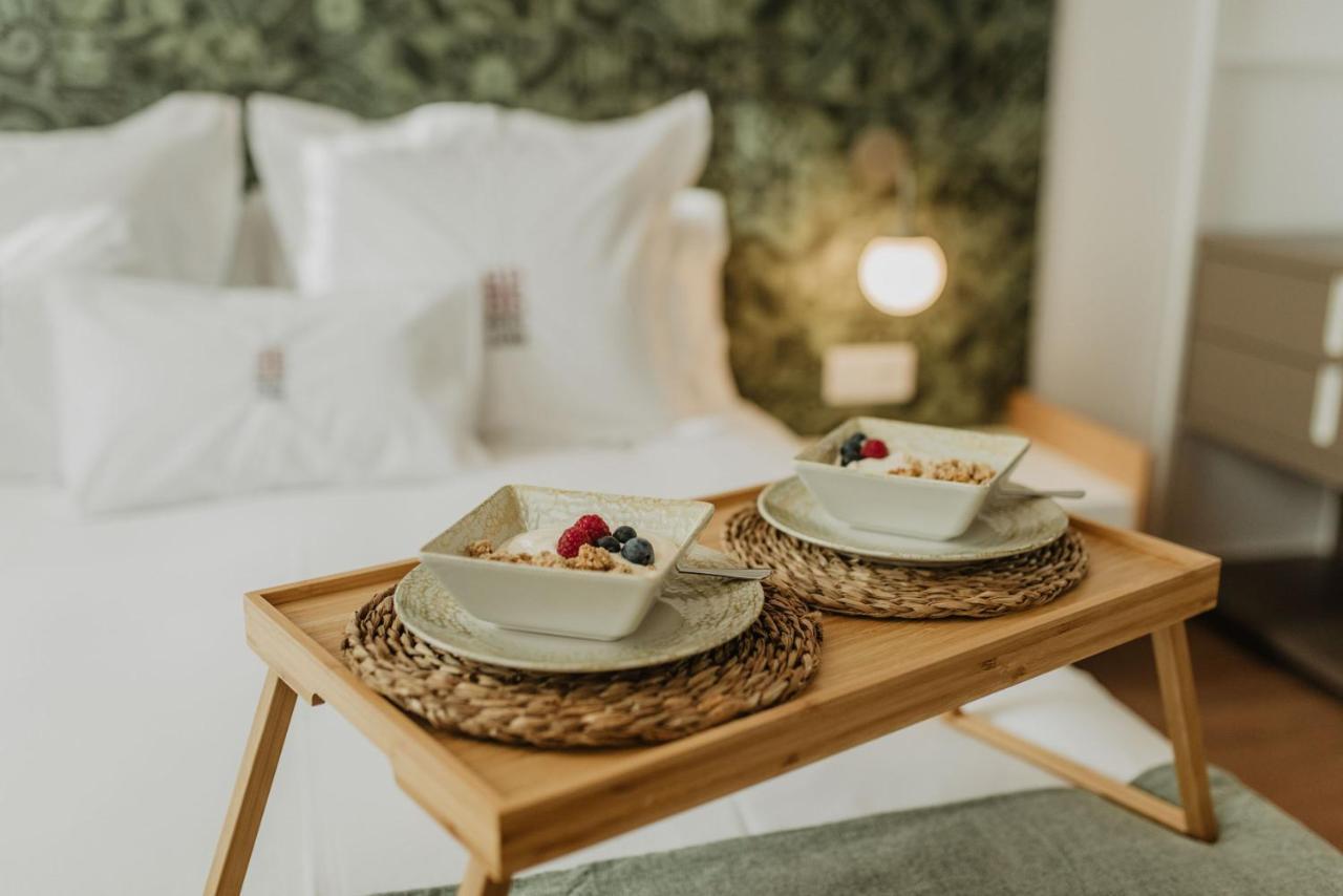 Petit Luxe Volta Bed & Breakfast Terrassa Luaran gambar