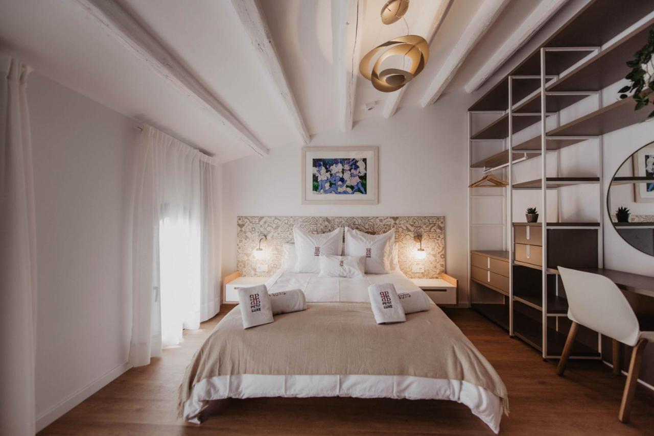 Petit Luxe Volta Bed & Breakfast Terrassa Luaran gambar